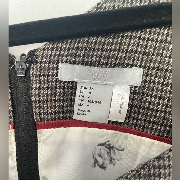 H&M beige plaid dress. - Picture 4 of 4